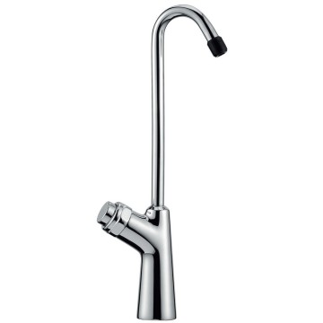 En laiton, la gourde modèle 02179P25 par Idral